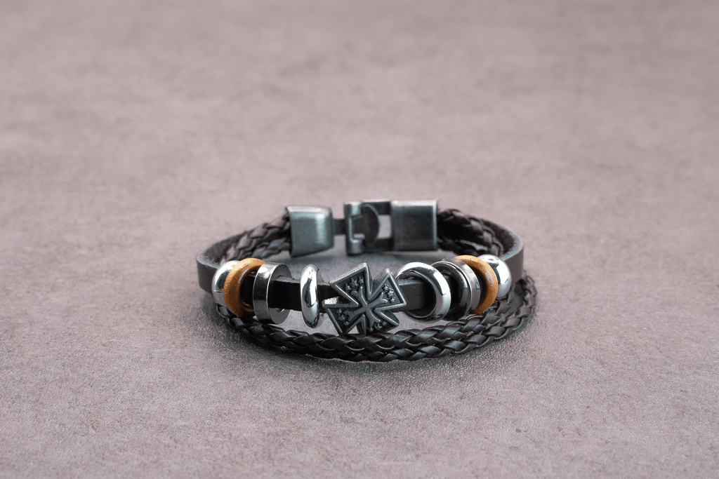 Aurevina Triple Leather Wrap Star Bracelet