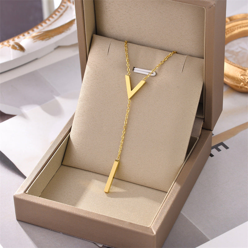 Aurevina Classic V Necklace with I Pendant