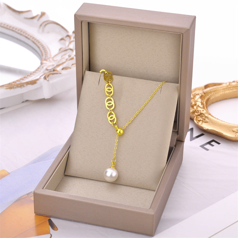 Aurevina Classic Pearl Pendant Necklace