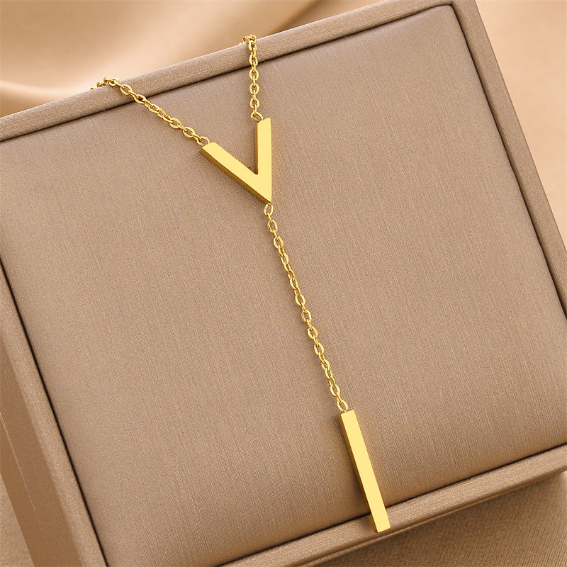 Aurevina Classic V Necklace with I Pendant