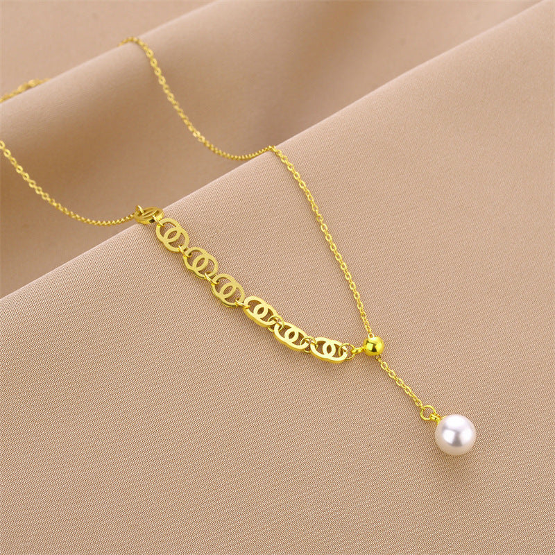 Aurevina Classic Pearl Pendant Necklace