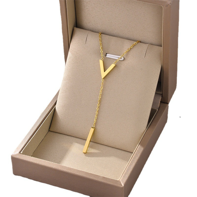 Aurevina Classic V Necklace with I Pendant